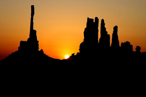 Sunrise at the Totem Pole, Monument Valley