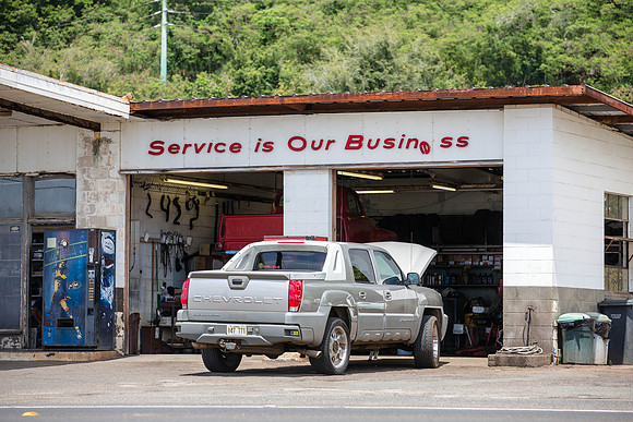 Business is Falling Down, North Beach, Oahu