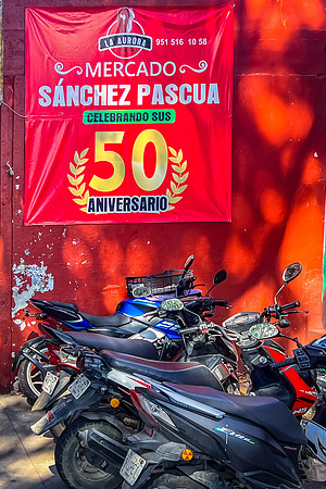 Entrance Mercado Sanchez Pascua