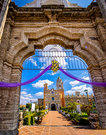 Cholula, Templo de San Francisco Acatepec