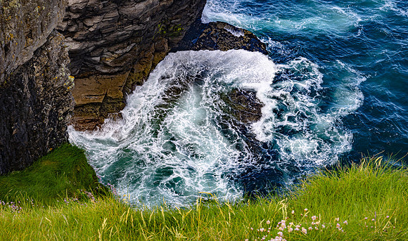 Wave Sequence, Kilkee Cliffs