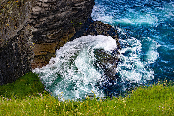 Wave Sequence, Kilkee Cliffs