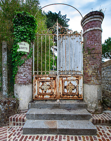 Etretat, Gate