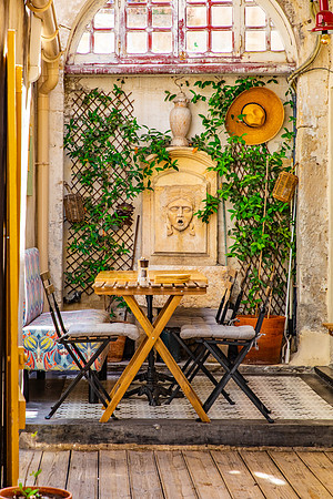 Arles