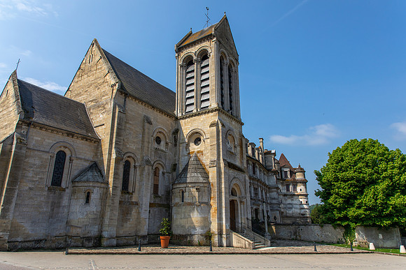 Church at Château et Domaine d'Ambleville