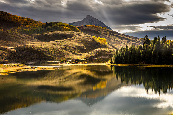 Nicholson Lake at Early Light