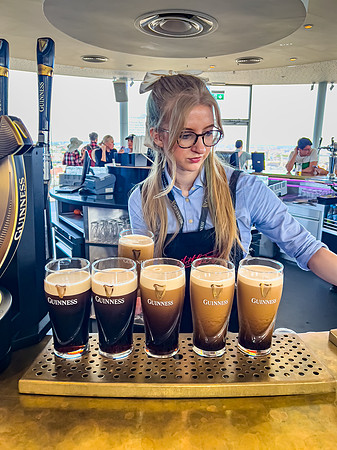 Stages of Pouring a Stout